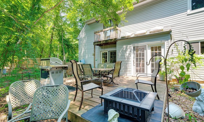 Wickatunk House | Spacious Old Bridge Home ~ 10 Mi to Jersey Shore!