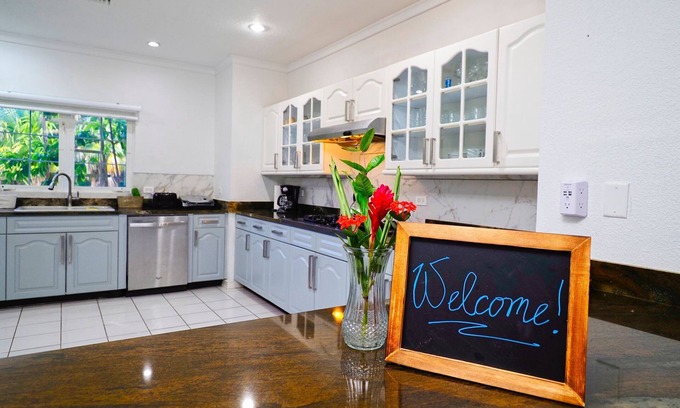 North Sound Estates House | Spacious Open Concept Large family house with 3 bedrooms. Amazing space.