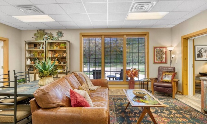 Mineola Cottage | Spacious Red Oak Cottage at Fall Farm