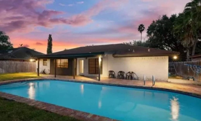 McAllen House | Spacious Retreat with Large Pool-ideal getaway