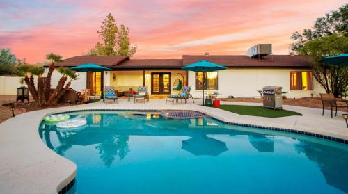 Scottsdale Vista House | Spacious Scottsdale Villa with Pool, Golf, Game Room, and Two Master Suites