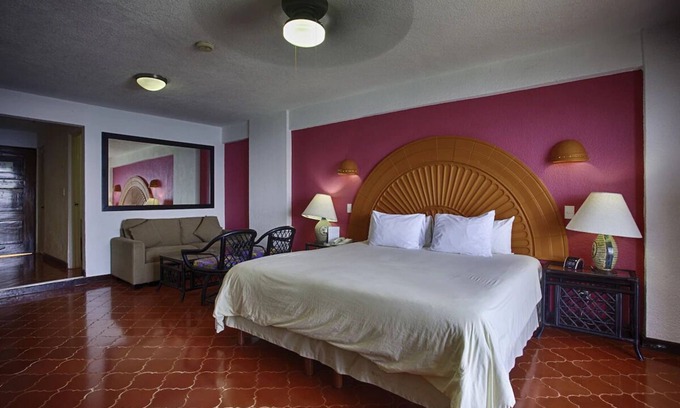 South Shore Hotel Area Hotel | Spacious Studio with Panoramic Ocean Views | Private Beach Access