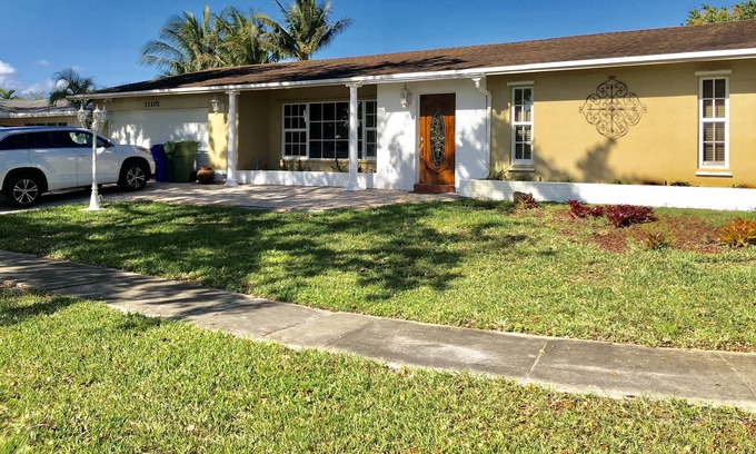 Pembroke Pines Apartment | Spacious Suite with Private Entrance and Pool View