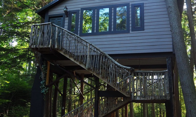 Gleason Cabin | Spacious Tree House w/River & Trail Access