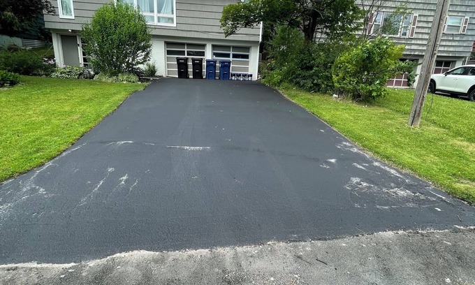 Eastside Apartment | Spacious university area home with a park side view, one mile away from SU.