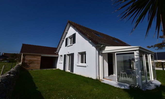 Urville-Nacqueville Villa | Spacious villa 100 meters from the beach and nautical base, quiet, 12 people