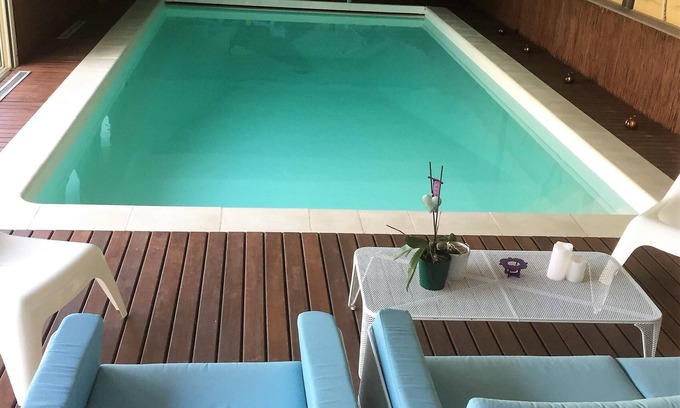 Chaze-sur-Argos Villa | Spacious villa with heated indoor pool