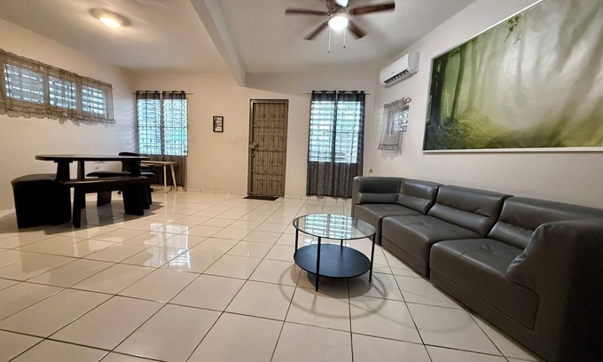 Eleanor Roosevelt Apartment | Spacious with 2 BR - 15 Mins to Beach, Airport, Dining, Stadium & Colliseum