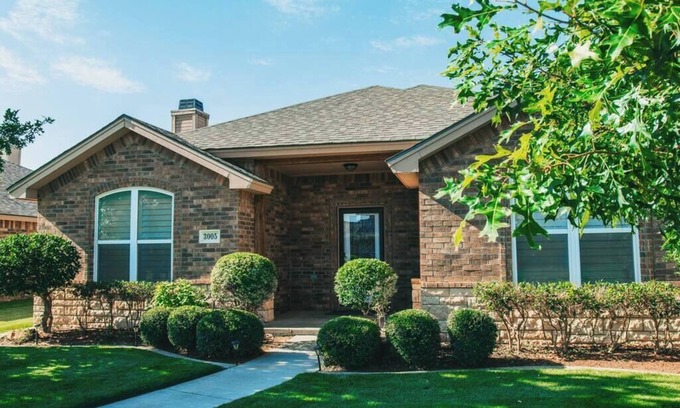 Lubbock House | Spark Getaways: The Golden Lotus Spa, Sauna, EV Charging