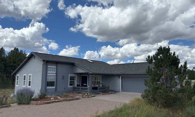 Mountainaire House | Sparrow Nest Hideaway 5BR Home with Hot Tub