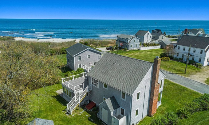 Point Judith House | Spectacular beach home, rooftop deck w/lovely ocean views, walk to water&more!