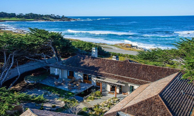 Del Monte Forest House | Spectacular home on ocean. Spyglass & Beach adjacent. Very private!