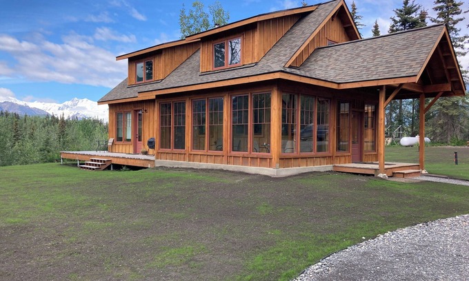 McCarthy House | Spectacular mountain and glacier views at Donaho House.