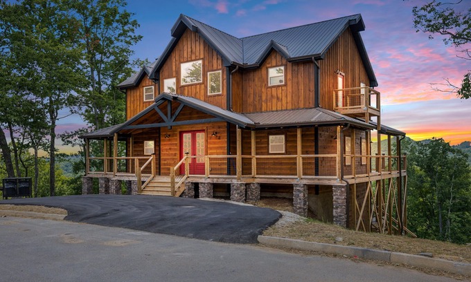 Pigeon Forge Cabin | Spectacular NEW 5 BR w/Incredible Views, Hot Tub, Wi-Fi, Free Tickets
