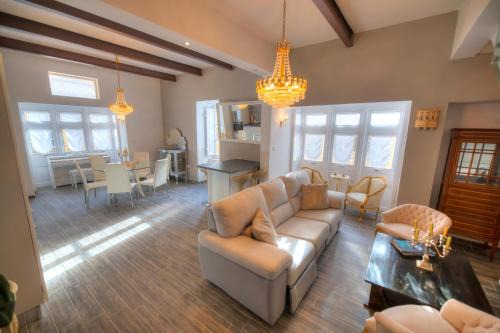 Sliema House | Spectacular spacious house with sun terrace ILJU1-1