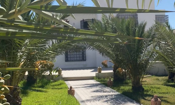 Mezraia Villa | Spectacular Tunisian Villa w/pool- 5 min walk from the beach, Palm Cafe, Casino