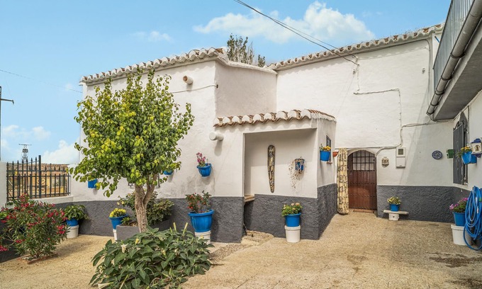 Guadix House | Spend a special vacation in this traditional and cozy cottage in Gaudix.
