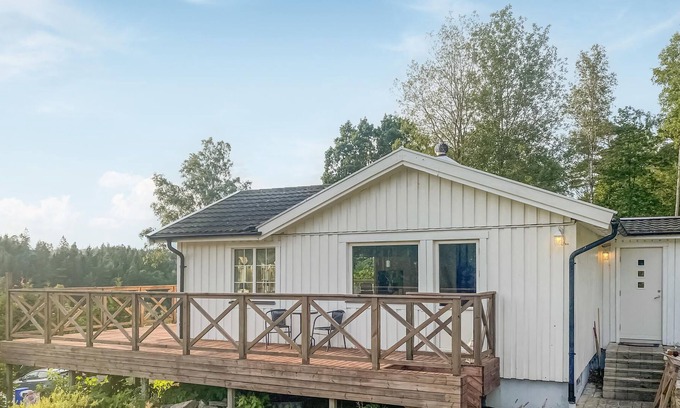 Harryda Municipality House | Spend an unforgettable vacation near the lake in this inviting vacation home.