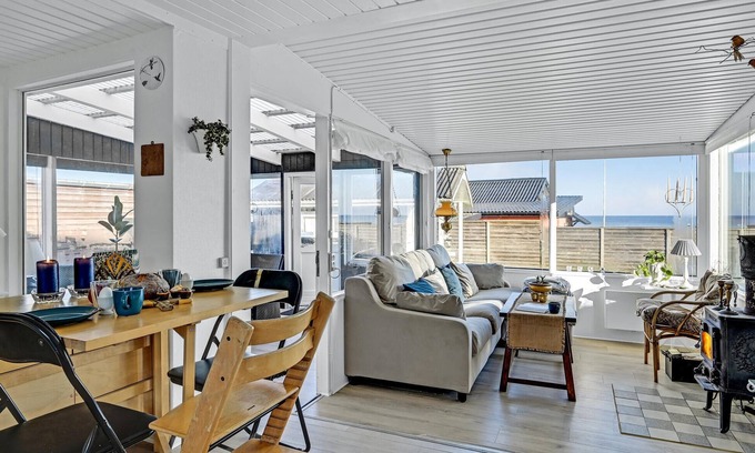 Allingabro House | Spend your holiday in this holiday home on Djursland, just a few metres from the beach.