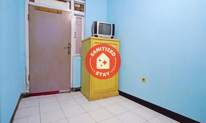 Bandung Hotel | SPOT ON 91543 Pondok Denki 11