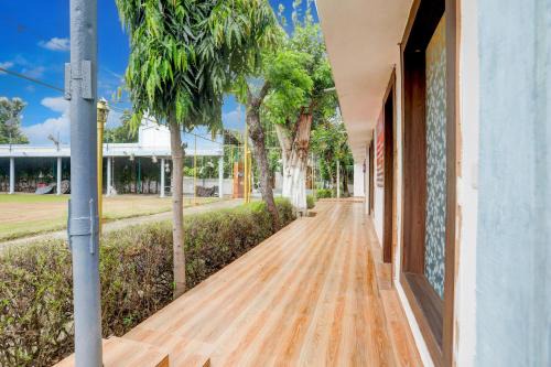 Karhal Hotel | SPOT ON Dhruv vatika