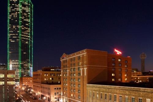 Downtown Dallas Hotel | SpringHill Suites by Marriott Dallas Downtown/West End