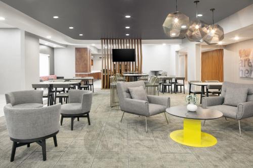 South Tulsa Hotel | SpringHill Suites by Marriott Tulsa