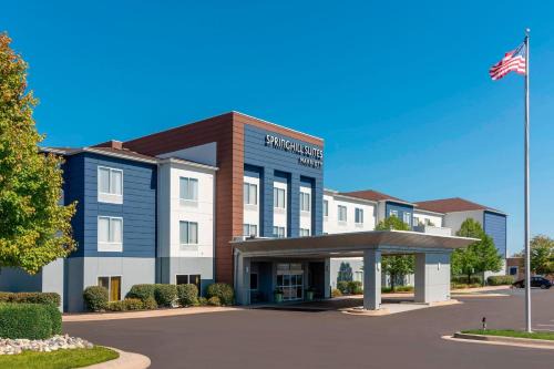 Alpine Center Hotel | SpringHill Suites Grand Rapids North