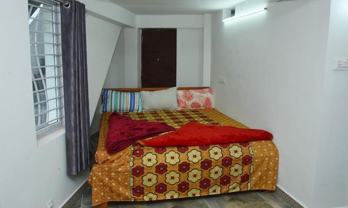 Valparai House | Sri Murugan Homestay