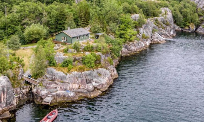 Kvinnherad House | Støo by Interhome