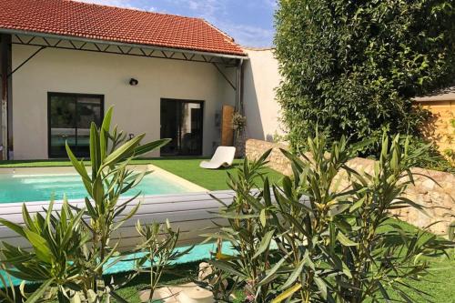 Saint-Chaptes Villa | St Chaptes, Nimes, Uzes, France