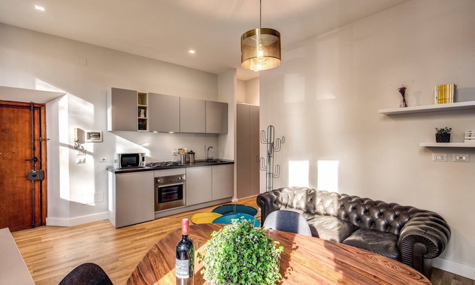 Rione VII Regola Apartment | St. Eligio 2BDR