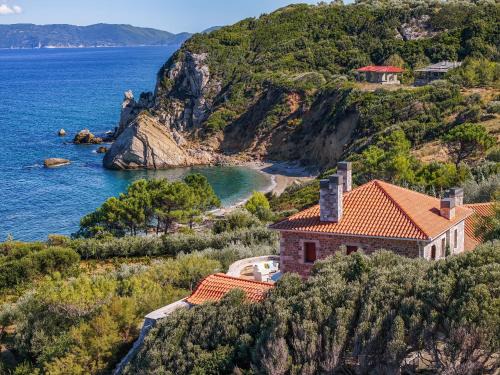 Kato Vrontou Apartment | St George's House