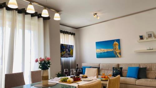 Ta' Giorni Apartment | St Julians Cute Holiday Apartment with side seaview