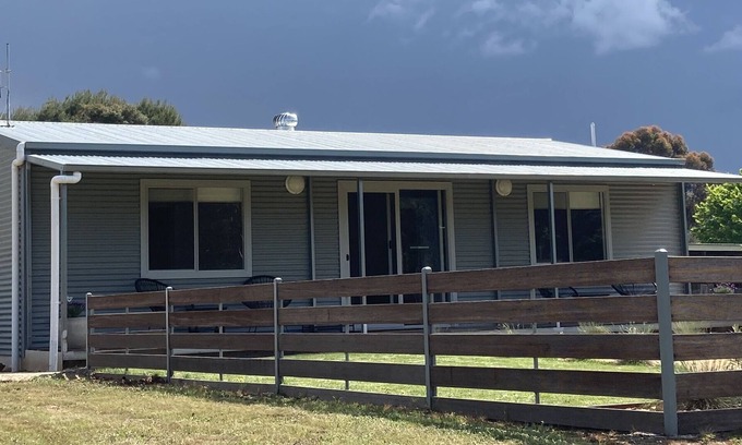 Great Western Bed & Breakfast | St Peters View - Entire Self Contained 2br Guest House