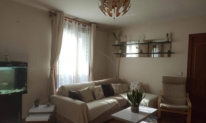 Saint-Denis House | Stade de France, Olympic swimming pool, Stade Arena. 130m house with free parking