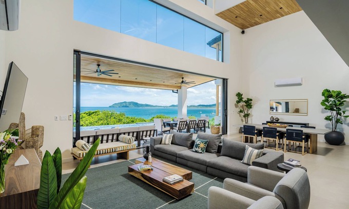 Playa Langosta Villa | Staffed Luxury Oceanview Villa w/golfcart, jacuzzi, infinity pool &breakfast