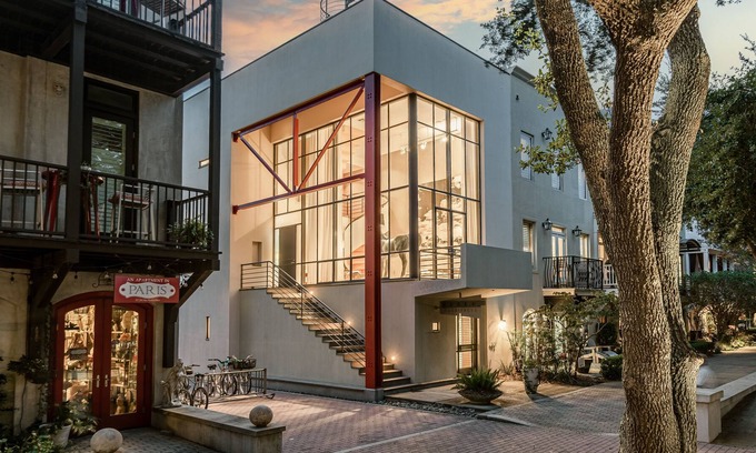 Seaside House | Stairway to Heaven : Ultra Modern, Artistic, Seaside FL Rooftop Patio