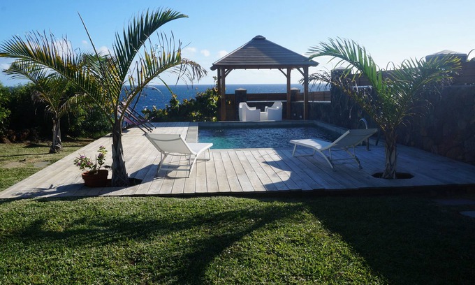 Saint-Pierre De La Reunion House | STANDING VILLA BY THE SEA