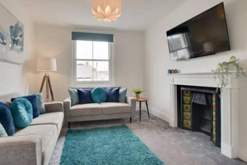 Shaldon Apartment | Standout 2BD Coastal Cottages in South Devon