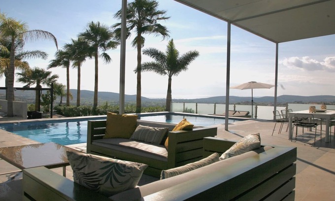 Monagroulli Villa | Star in the Med 💫 A unique 4 Bed property with style & great chill out vibe.