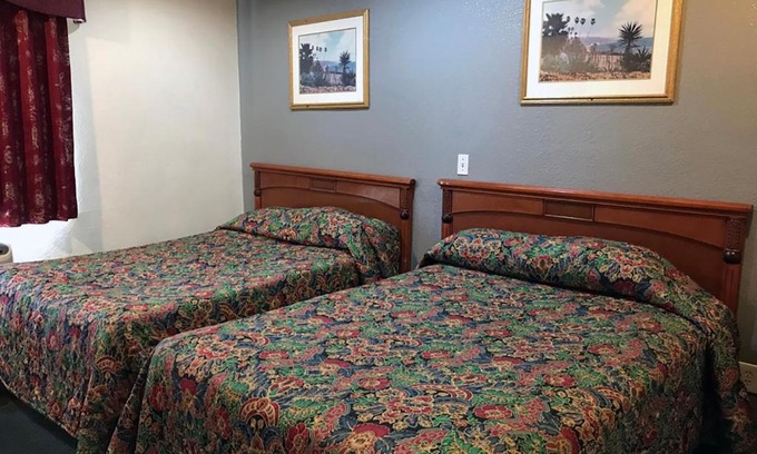 Winnetka Hotel | Starlight Inn Canoga Park