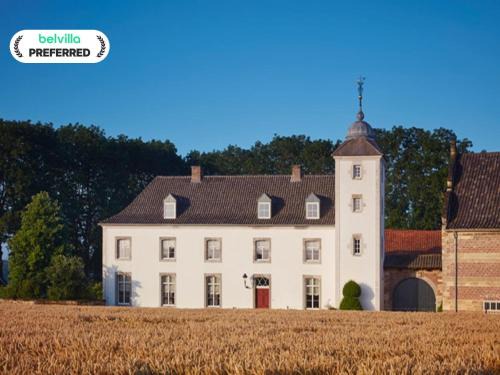 Schimmert House | Stately 16-person manor farm in South Limburg