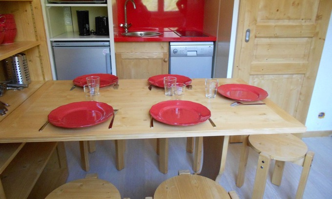 Val-Thorens Apartment | STATION CENTER, AT THE FOOT OF THE SLOPES, in a quiet residence, 5-bed apartment