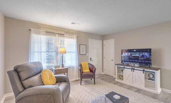 Goose Creek House | Stay near all Chas attractions, quiet comfort with fenced yard!