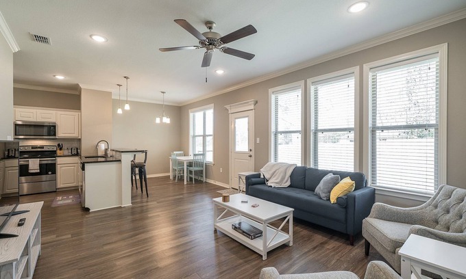 Tyler House | STAY TYLER @ parklen- 2 mins away from hospitals