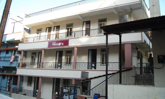 Mount Abu Hotel | StayApart Hotel Mooljis Mount Abu