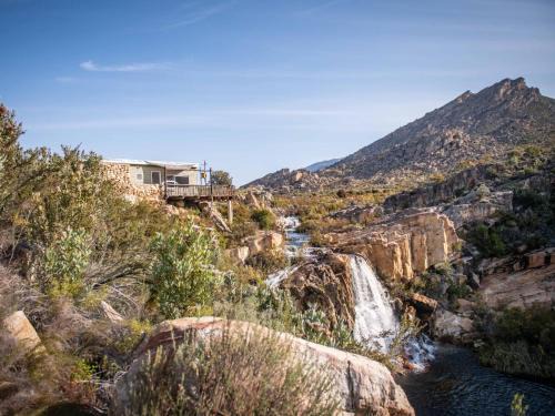 Op-die-Berg House | Stayatdestraadt Red Fin Cottage