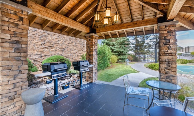 Glendale Hotel | Staybridge Suites Denver - Cherry Creek by IHG