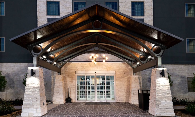 Lake Charles Hotel | Staybridge Suites Lake Charles by IHG